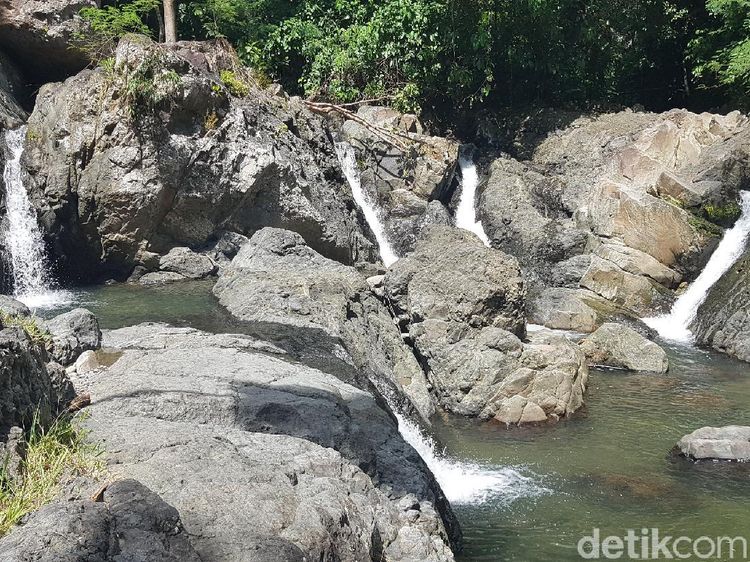 Foto: Air Terjun Kebanggaan Polewali, Salu Sitammu