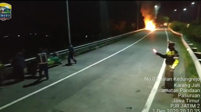 ambulans terbakar