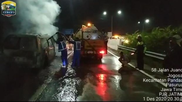 ambulans terbakar