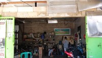 Soal jaminan, Ady memberikan garansi motor listrik selama 6 bulan dan garansi baterai selama 3 bulan. Foto: Luthfi Anshori