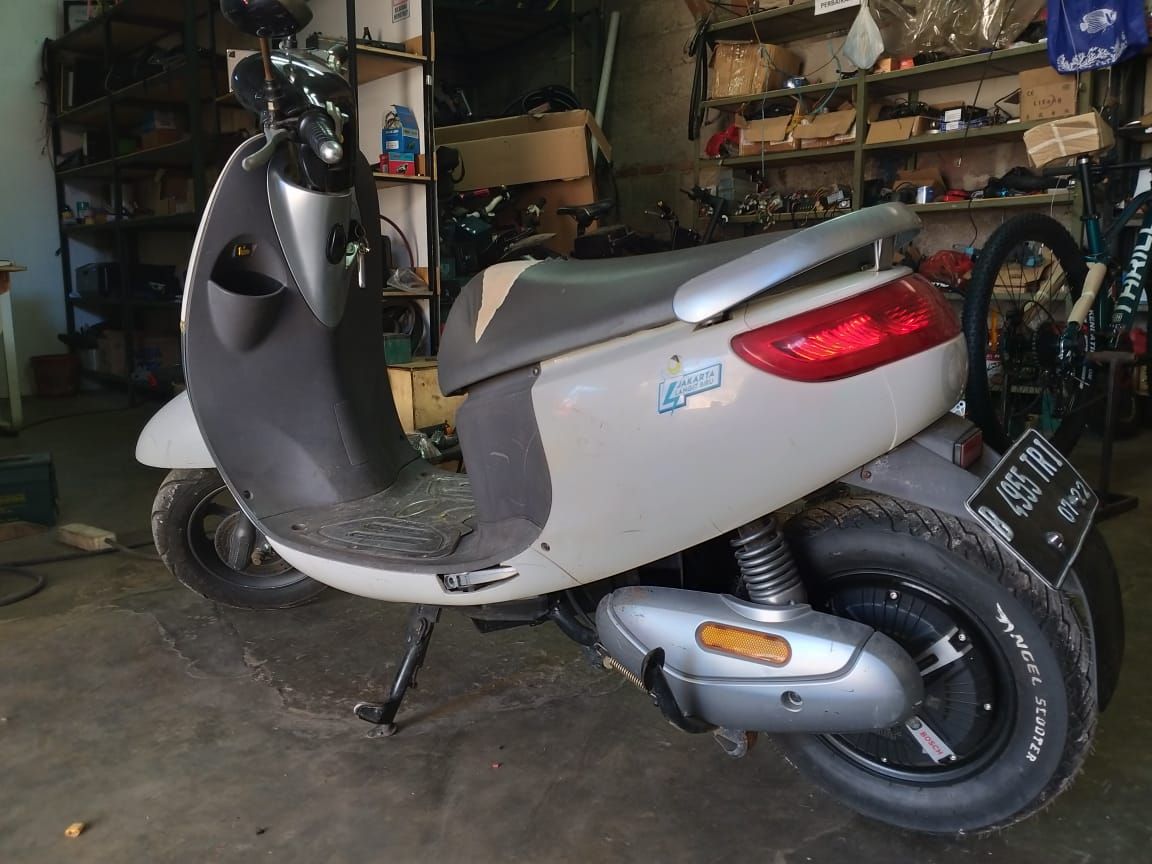 Biaya servis motor listrik di bengkel umum