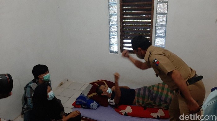 Bima Arya Kunjungi Relawan Lalin