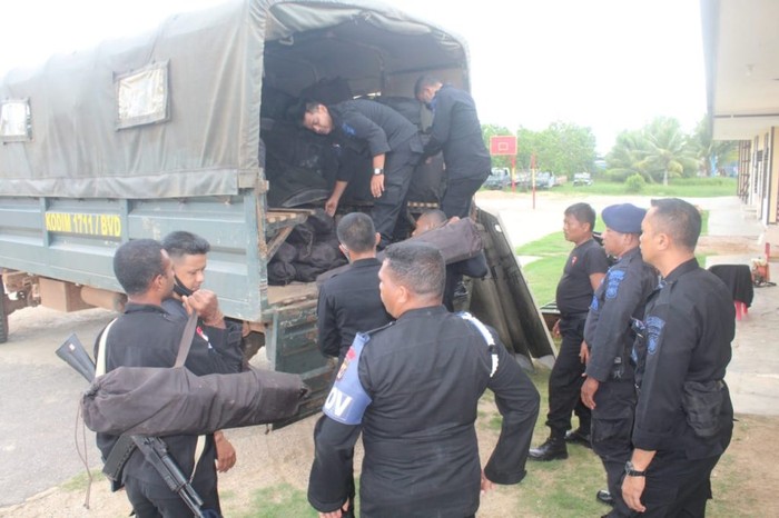 Brimob dari Merauke dikirimkan ke Boven Digoel sebagai BKO jaga keamanan. (Dok Istimewa)
