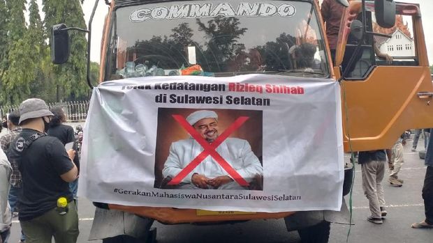 Demo tolak Habib Rizieq di Makassar ricuh (dok. istimewa).