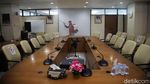 Balai Kota DKI Disemprot Disinfektan