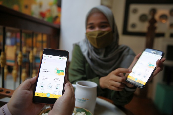 Bank Mandiri Syariah melakukan inovasi layanan digital fitur e-mas di Mandiri Syariah Mobile (MSM).