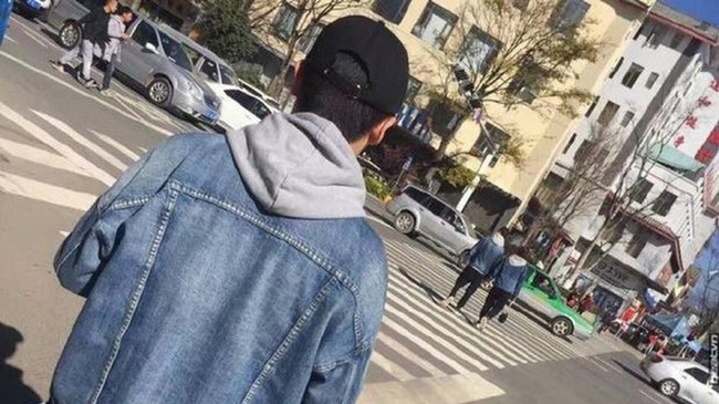 Sebelum berpapasan mending ambil jalan yang lain deh daripada ntar ketemu bajunya samaan gini. Foto: Instagram/@teriakanjomblo