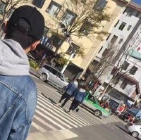 Sebelum berpapasan mending ambil jalan yang lain deh daripada ntar ketemu bajunya samaan gini. Foto: Instagram/@teriakanjomblo