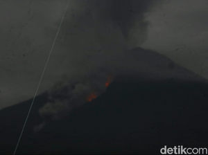 Sekilas Jatim: Gunung Semeru Meletus-Viral Pria Menikahi 2 Wanita Sekaligus
