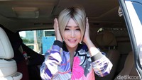 Inul Vizta Family KTV. Jaringan bisnis KTV keluarga ini bisa dibilang sebagai pioner bisnis Karaoke artis. Menyematkan namanya sendiri, Inul Daratista jadi musisi dangdut yang bukan saja terkenal lewat goyang ngebornya, tetapi juga sukses jadi pioner bisnis karaoke di tanah air. (Noel/detikcom)