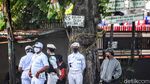 Jelang Pemeriksaan Habib Rizieq, Laskar FPI Jaga Petamburan III