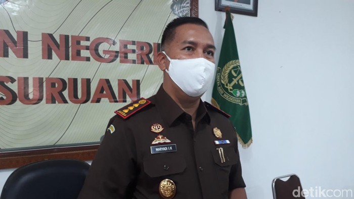Satuan khusus pemberantasan korupsi Kejari Pasuruan menggeledah kantor Dinas Kominfo dan Statistik Kota Pasuruan. Penggeledahan terkait dugaan penyimpangan pengadaan aplikasi.
