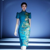 Desainer Albert Yanuar meluncurkan busana premium yang dihiasi teknik bordir di Jakarta Fashion Week 2021. Koleksinya terinspirasi dari kerinduan untuk bisa kembali berwisata keliling Indonesia. Foto: dok. JFW 2021.