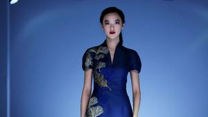 10 Koleksi Albert Yanuar di JFW 2021, Terinspirasi Keindahan Indonesia