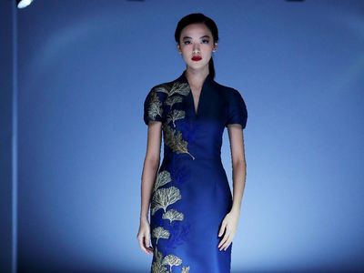 10 Koleksi Albert Yanuar di JFW 2021, Terinspirasi Keindahan Indonesia