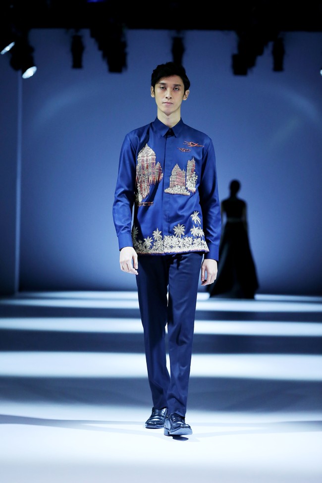 Desainer Albert Yanuar meluncurkan busana premium yang dihiasi teknik bordir di Jakarta Fashion Week 2021. Koleksinya terinspirasi dari kerinduan untuk bisa kembali berwisata keliling Indonesia. Foto: dok. JFW 2021.