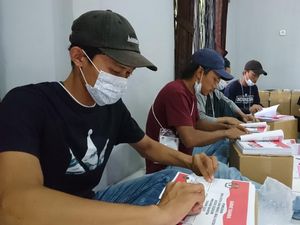 KPU Mulai Lipat Surat Suara Pilwalkot Cilegon