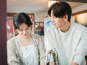 7 Kemesraan Ji Chang Wook dan Kim Ji Won, Aksi Ciumannya Bikin Heboh