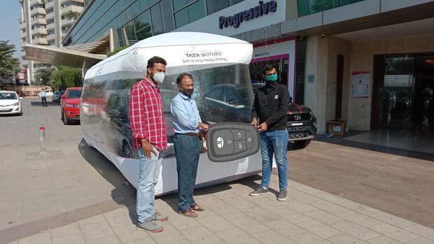Mobil Tata dibungkus bubble wrap