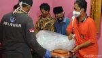 Momen Jenazah Korban Kecelakaan Tol Cipali Tiba di Rumah Duka