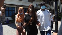 Nita Thalia saat ditemui di Pengadilan Agama Jakarta Utara pada Selasa (1/12). Pool/Palevi/detikFoto.