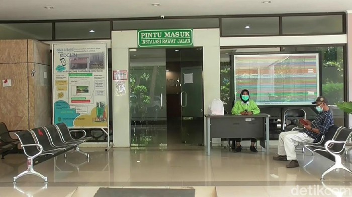 Pelayanan rawat jalan RSUD Subang ditutup sementara akibat nakes positif Corona