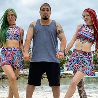 Beginilah potret rumah tangga pria poligami asal Amerika Serikat Jimmy Silva yang menikah dua wanita secara bersamaan, ChaCha VaVoom dan Summer Peltier.  Foto: Instagram