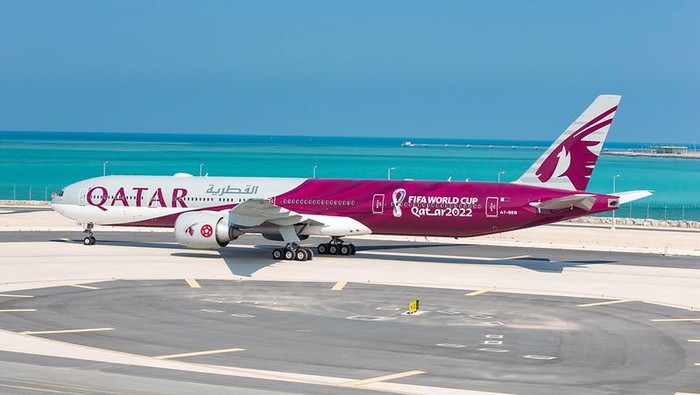 Qatar Airways dengan livery terbaru menyambut Piala Dunia 2022