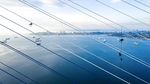 Bersihkan Es, Petugas Bergelantung di Kabel Jembatan Rusia