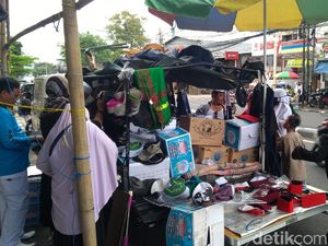 Jelang 212, Pedagang Jualan Kaus Gambar Habib Rizieq di Petamburan