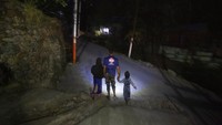 Di tengah perselisihan mematikan yang telah lama berkecamuk di Kashmir, ada konflik lain yang diam-diam menelan korban di wilayah Himalaya: konflik antara manusia dan hewan liar.  