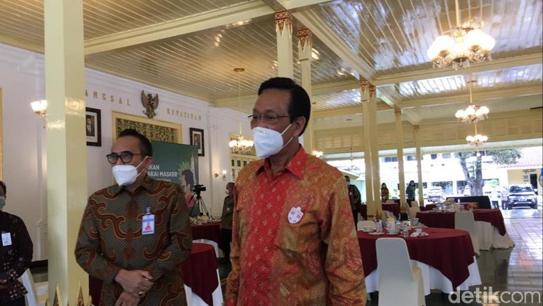 Sri Sultan Hamengku Buwono (HB) X Sri Sultan Hamengku Buwono (HB) X