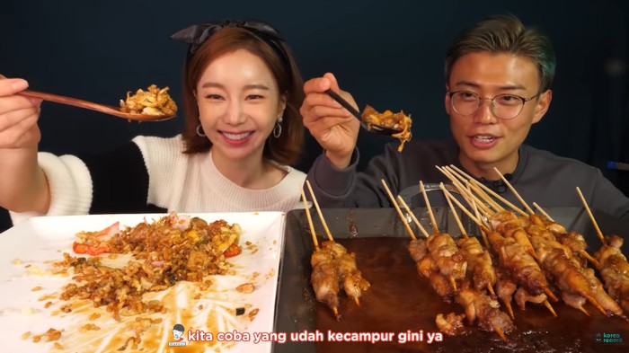 Ssoyoung Mukbang Sate dan Nasi Goreng