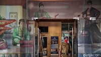 Gedung Utama Balai Kota Jakarta tidak ditutup karena lokasi gedungnya terpisah dengan kantor Gubernur dan Wakil Gubernur.