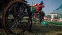 Program latihan yang dilakukan secara daring dirasa kurang efektif sehingga membuat sejumlah atlet mengalami penurunan performa. Mereka kemudian dipanggil kembali untuk menjalani pemusatan latihan secara langsung di Solo.   