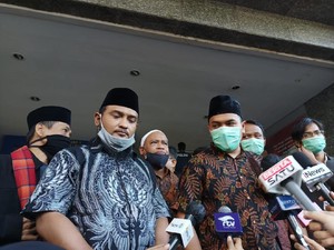 Pengacara: Habib Rizieq Tak Bisa Diperiksa karena Baru Keluar RS