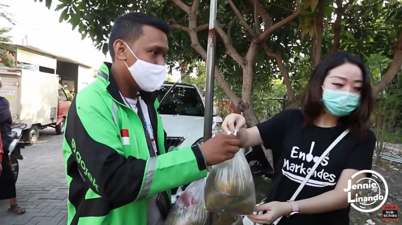 YouTuber Traktir Ojol Makan Bakso
