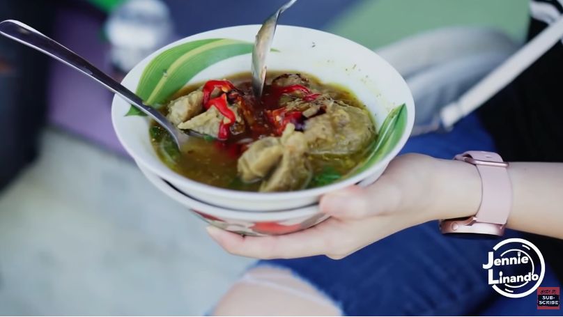 YouTuber Traktir Ojol Makan Bakso