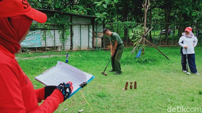 Woodball, Cabang Olahraga Baru di Klaten Terdampak Pandemi Upaya pembinaan atlet woodball di Kabupaten Klaten ikut terdampak pandemi COVID-19. Jumlah atlet yang mengikuti latihan untuk persiapan kejuaraan sepi.