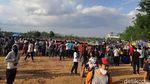 Abaikan Prokes, Warga Serang Berkerumun Nonton Tarkam