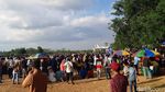 Abaikan Prokes, Warga Serang Berkerumun Nonton Tarkam