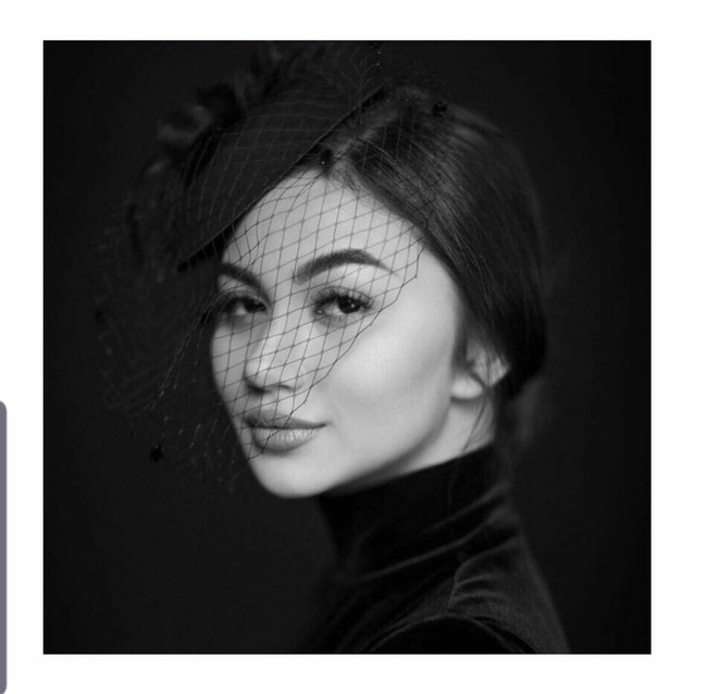 Aktris dan penyanyi 24 tahun itu mengaku tidak melakukan apapun di bagian bibirnya. Bibir tebalnya adalah natural.  Foto: Dok. Instagram