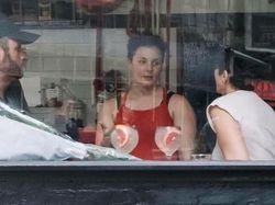 Bukan Editan Photoshop! Foto Ini Diambil dengan Angle dan Momen yang Pas