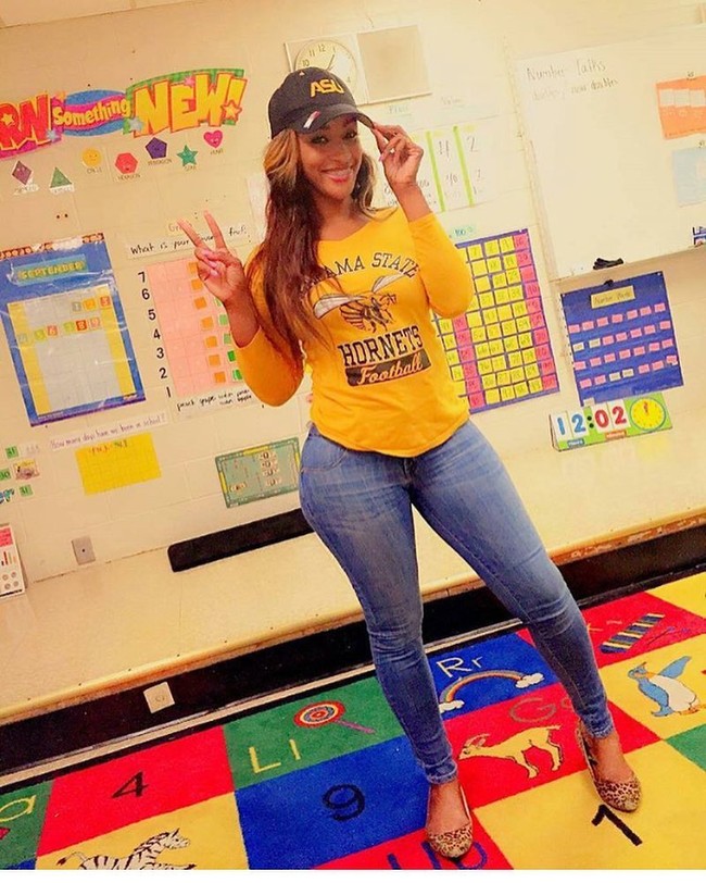 Tidak sedikit wanita yang mengkritik Patrice Brown karena gaya berpakaiannya yang ketat. Namun ternyata dirinya cukup diidolakan oleh para muridnya. Foto: instagram/triceyl_