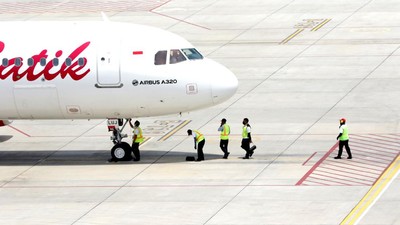Hindari Abu Semeru, Jalur Penerbangan Bandara Banyuwangi Dialihkan