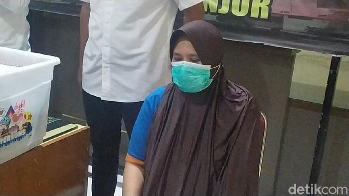 Ini tampang tersangka penipuan berkedok paket kurban di Cianjur