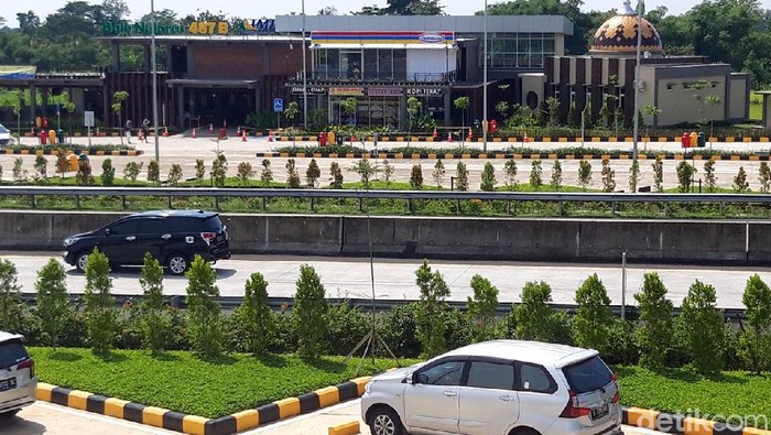 Operator jalan Tol Semarang-Solo menambah satu rest area lagi. Penambahan itu dilakukan sebagai persiapan jelang libur Natal dan Tahun Baru 2021.