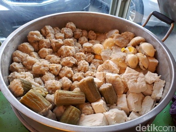 5 Kawasan Kuliner Malam Kaki Lima yang Terkenal di