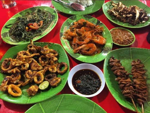 5 Kawasan Kuliner Malam Kaki Lima yang Terkenal di