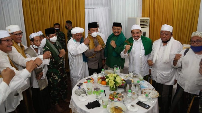 Pilkada 2020 sudah di depan mata. Kapolda Jawa Timur Irjen Nico Afinta menyiapkan sejumlah upaya untuk menjaga kondusivitas selama gelaran pesta demokrasi ini.